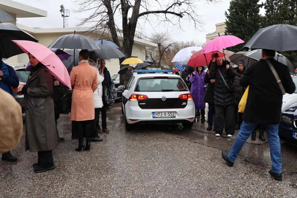 2000 PROSVJEDNIKA: Prosvjetarima u HNŽ-u stigla podrška kolega iz FBiH: Novca ima, dobre volje nema